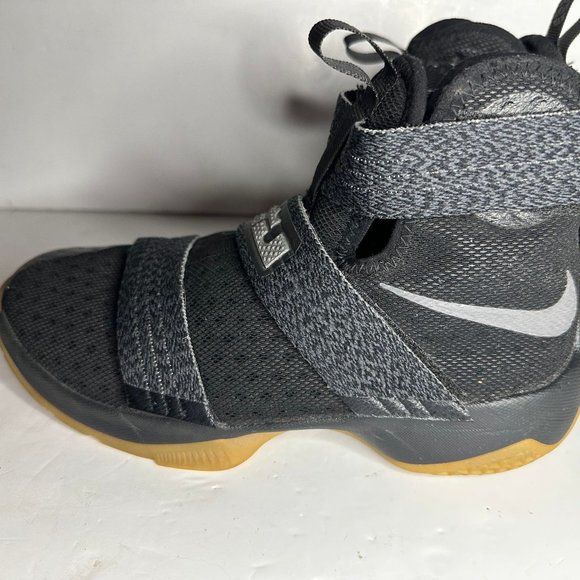 Nike LeBron James Soldier 10 GS 'Black Metallic Dark Grey'- Size 4Y - Picture 4 of 8